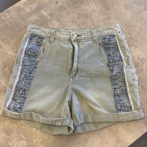 Stylish Women's easel cotton Highwaisted Shorts with Blue Accents